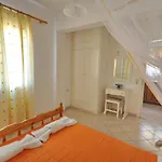 Miranda Haus アパートホテル アリラス