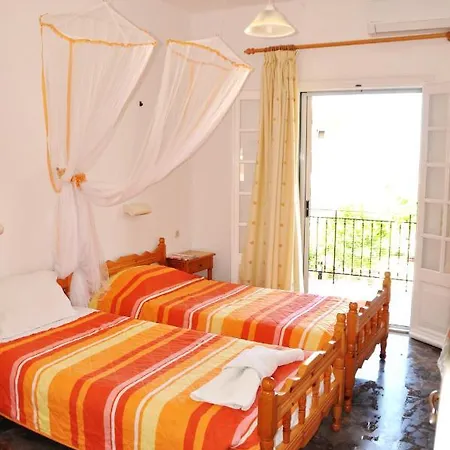 Miranda Haus 3* 阿里拉斯