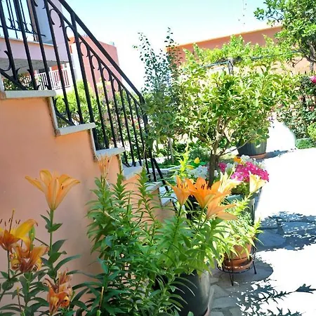 Ξενοδοχείο με διαμερίσματα Miranda Haus